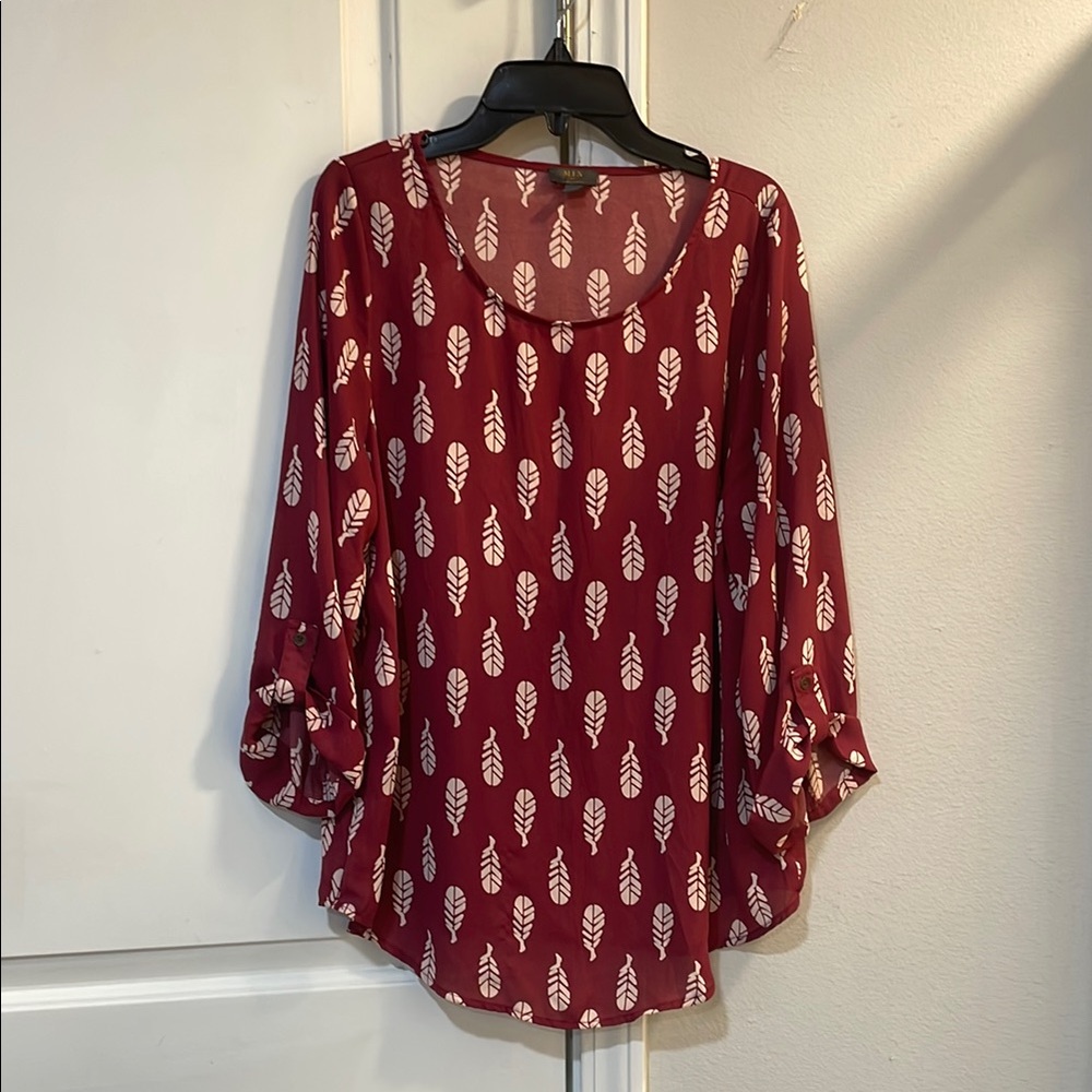 Loose thin blouse.